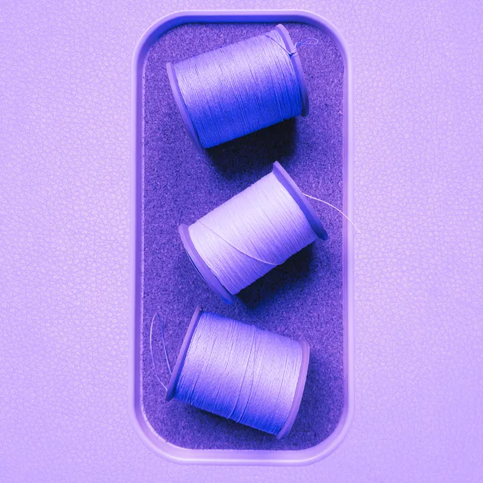 Bobines de fil de lin de couleurs variées