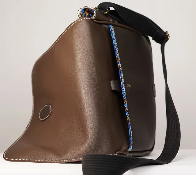 Sac Anna — Vue du rabat et du dos, maroquinerie Atelier Idéal