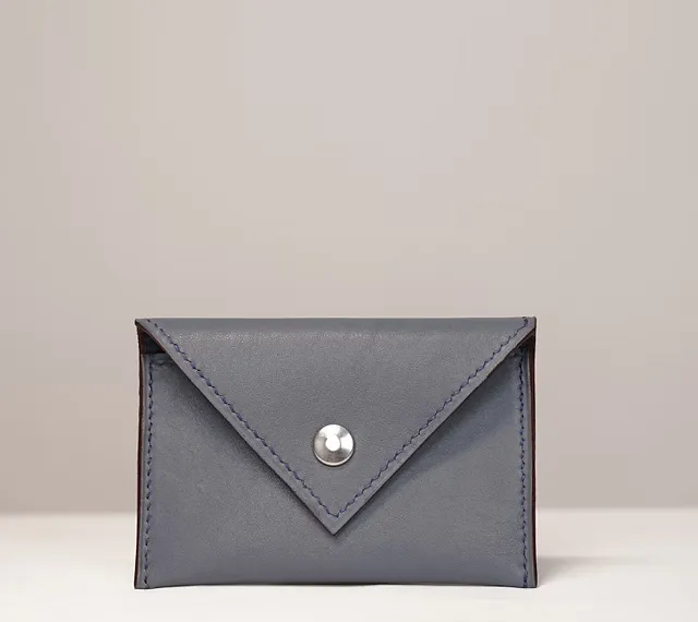 Pochette Porte-cartes Benoite — Variation avec poche arrière, vue de face, maroquinerie Atelier Idéal